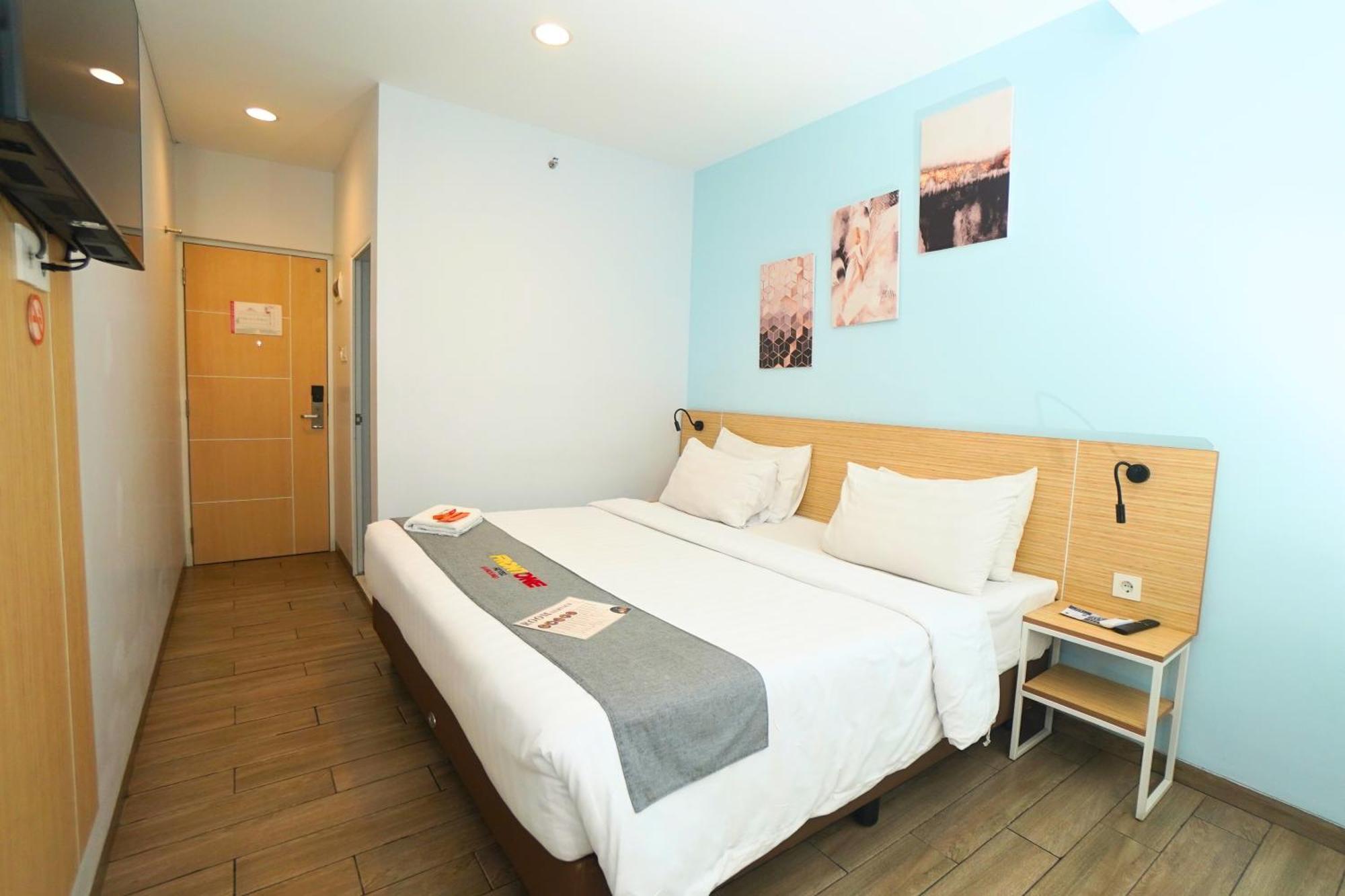 Front One Hotel Pasir Koja Бандунг Екстер'єр фото