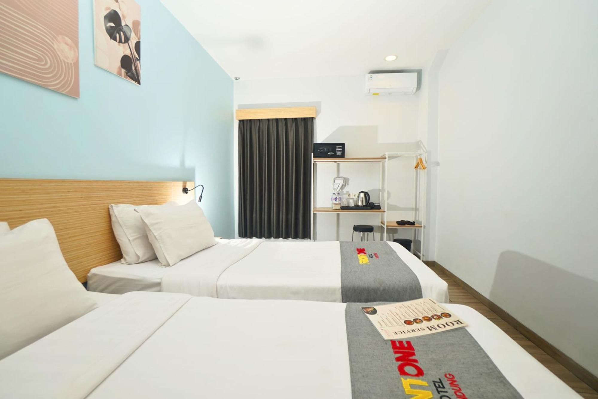 Front One Hotel Pasir Koja Бандунг Екстер'єр фото