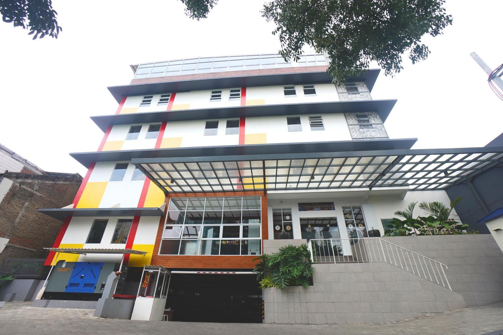 Front One Hotel Pasir Koja Бандунг Екстер'єр фото